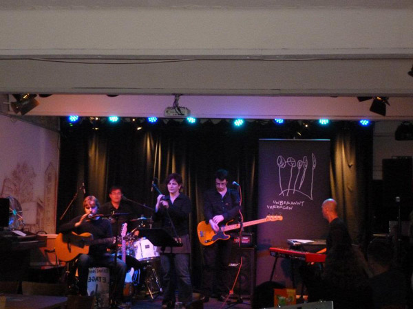 599988_398206406893448_2144651159_n