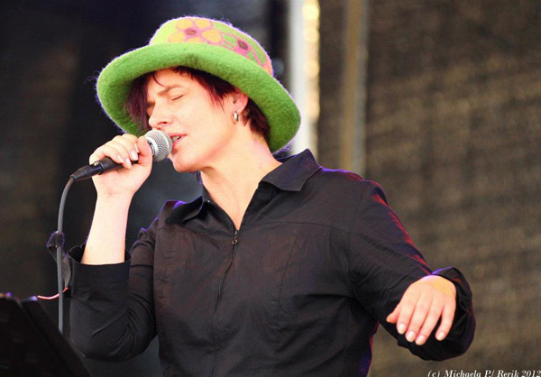 406058_409929212386355_1365277154_n