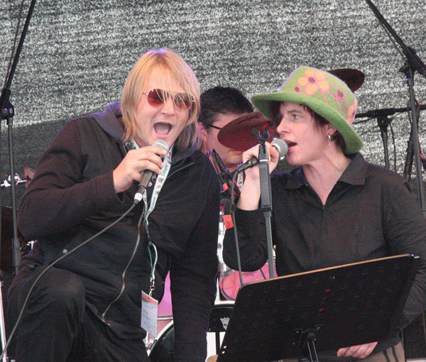 487736_408373959225564_1534112799_n