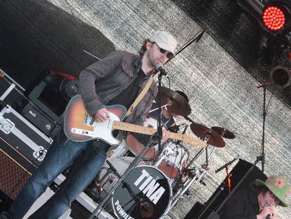 561066_408372625892364_1145262746_n