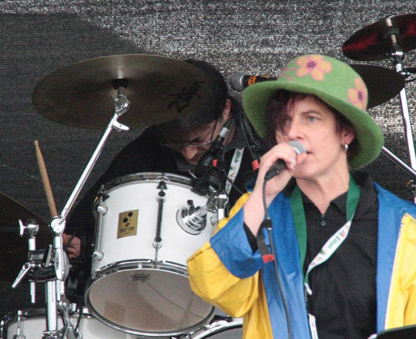 603566_446115232095168_1584569318_n