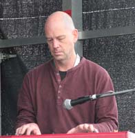 532222_446115468761811_1540058199_n