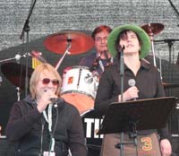 552625_408373799225580_1437600438_n