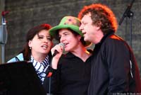 555933_409929282386348_134207396_n