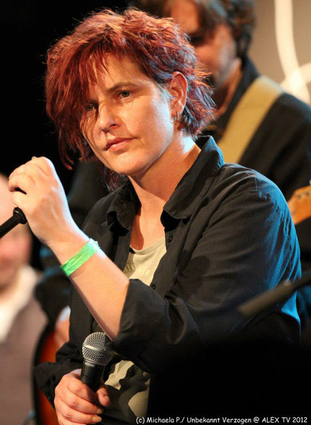 260437_423335451045731_1951631832_n