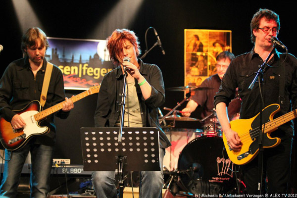 418823_423335547712388_904552805_n