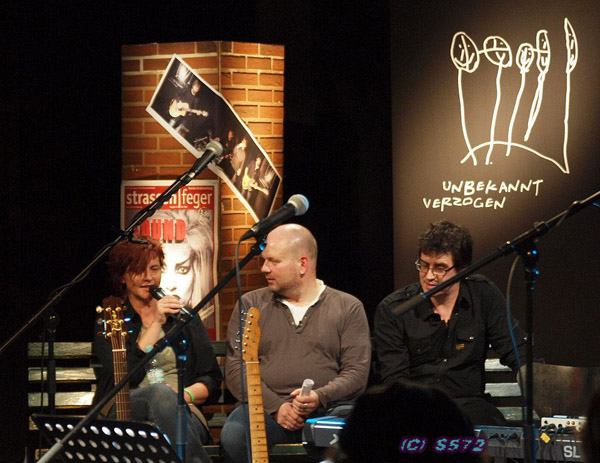 221995_298398383601295_1249263548_n