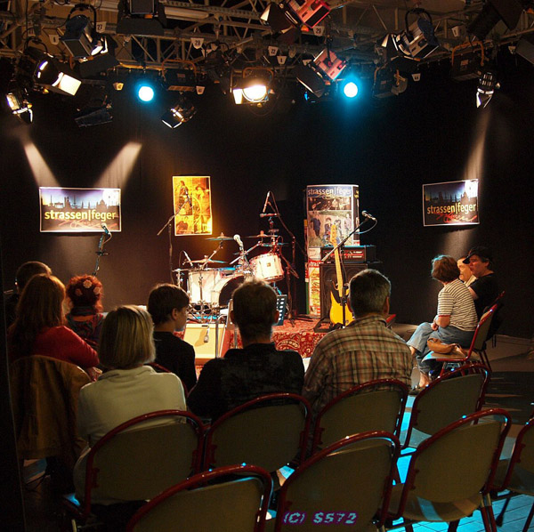 298799_298397770268023_1097705065_n