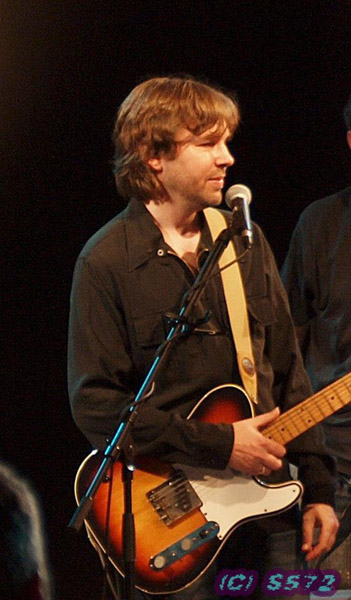 405264_298398563601277_1312140973_n