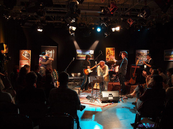 523303_298399276934539_1916802982_n