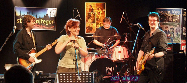 558320_298399306934536_547337521_n