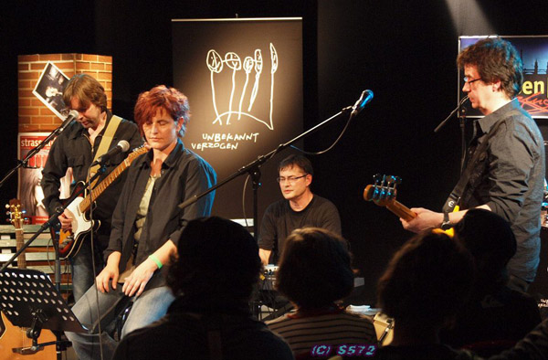 564380_298398450267955_2025619772_n