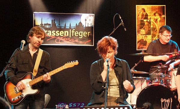 574948_298398630267937_140681666_n