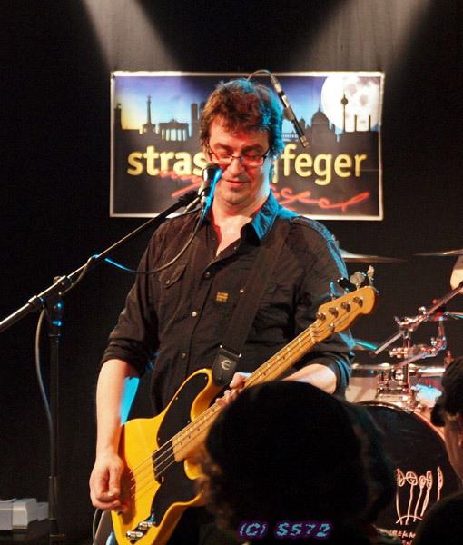 6072_298399080267892_1757561152_n