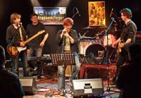 304846_298398540267946_1465731280_n